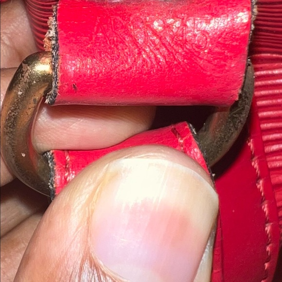 Beautiful Vibrant Red ❤️‍🔥Louis Vuitton Epi Noé customized with rhinestone’s ✨ - Picture 11 of 11